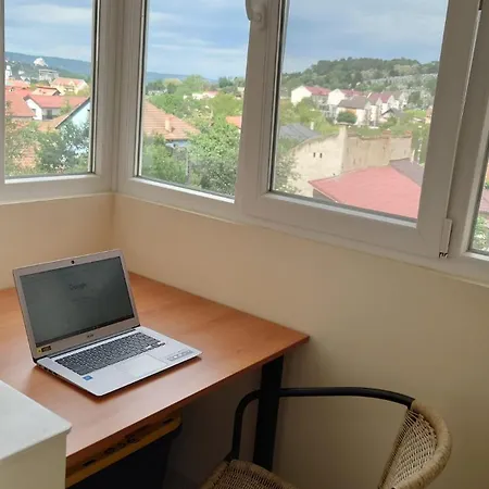 Newly Remodeled, Furnished, 3 Flat With Balcony And Mountain Views In Apartment