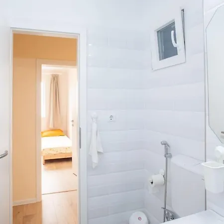 アパート Newly Remodeled, Furnished, 3 Flat With Balcony And Mountain Views In クルージュ＝ナポカ